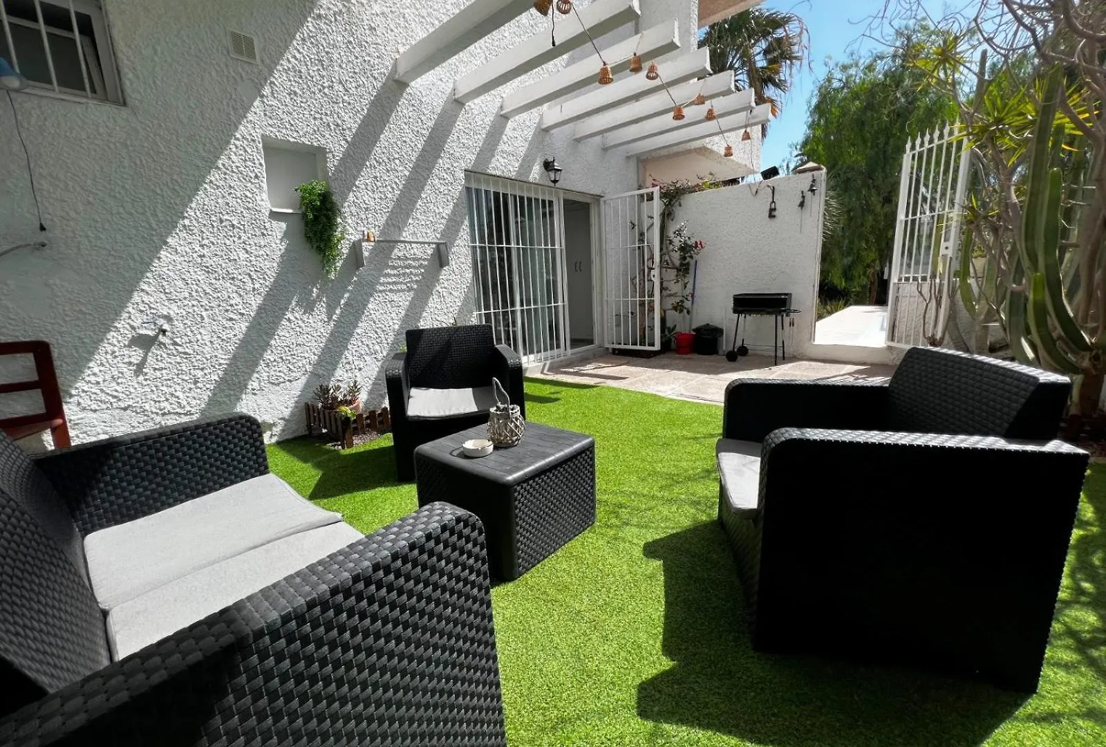 Moderno Estudio Con Jardin Con Bbq Y Piscina En Costa Del Silencio 0*,