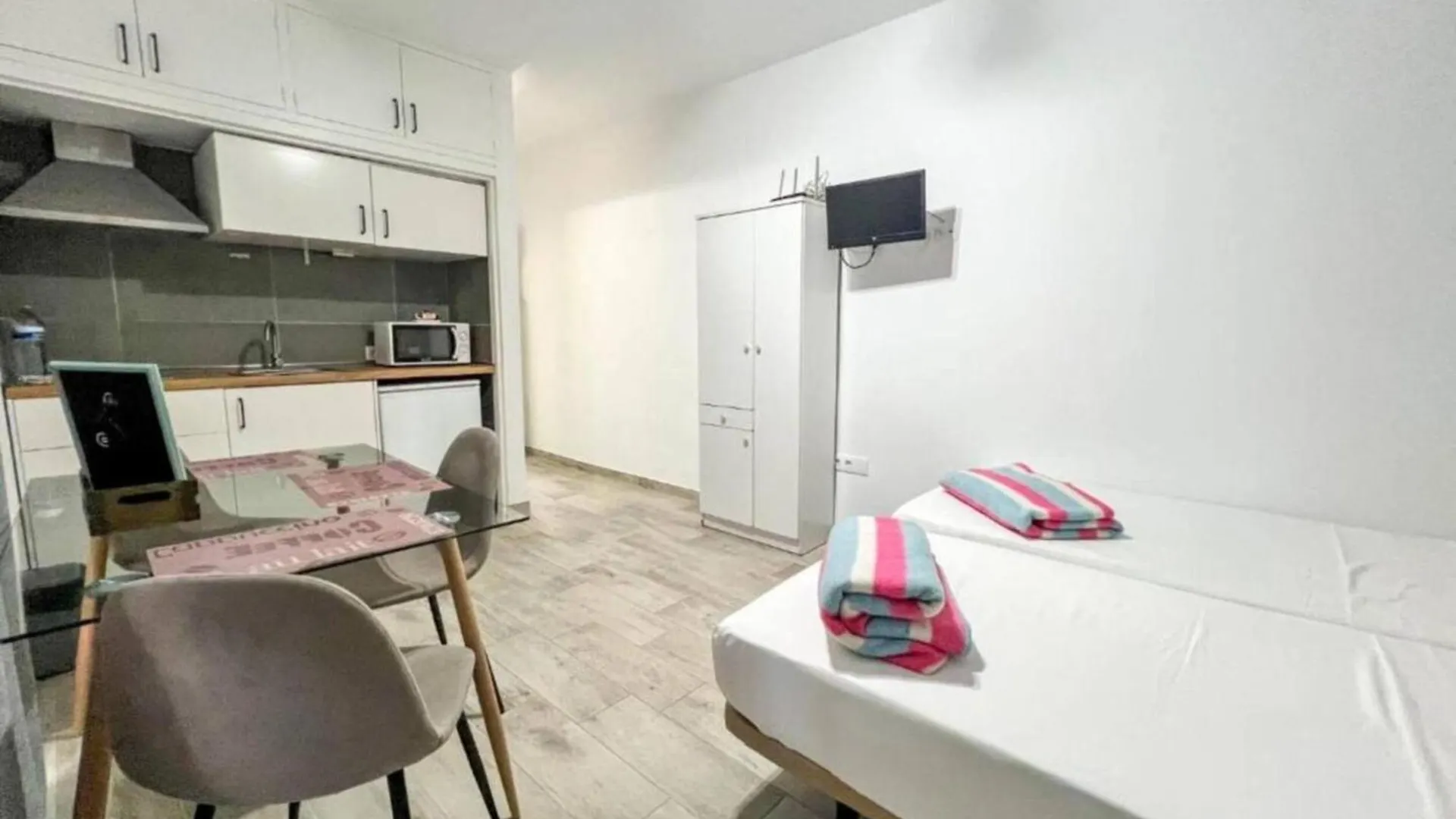 Moderno Estudio Con Jardin Con Bbq Y Piscina En Costa Del Silencio Spain